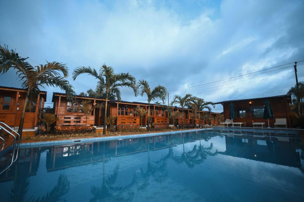 แกรนด์ วาฏิกา รีสอร์ต Hotel อารัมบล ภายนอก รูปภาพ