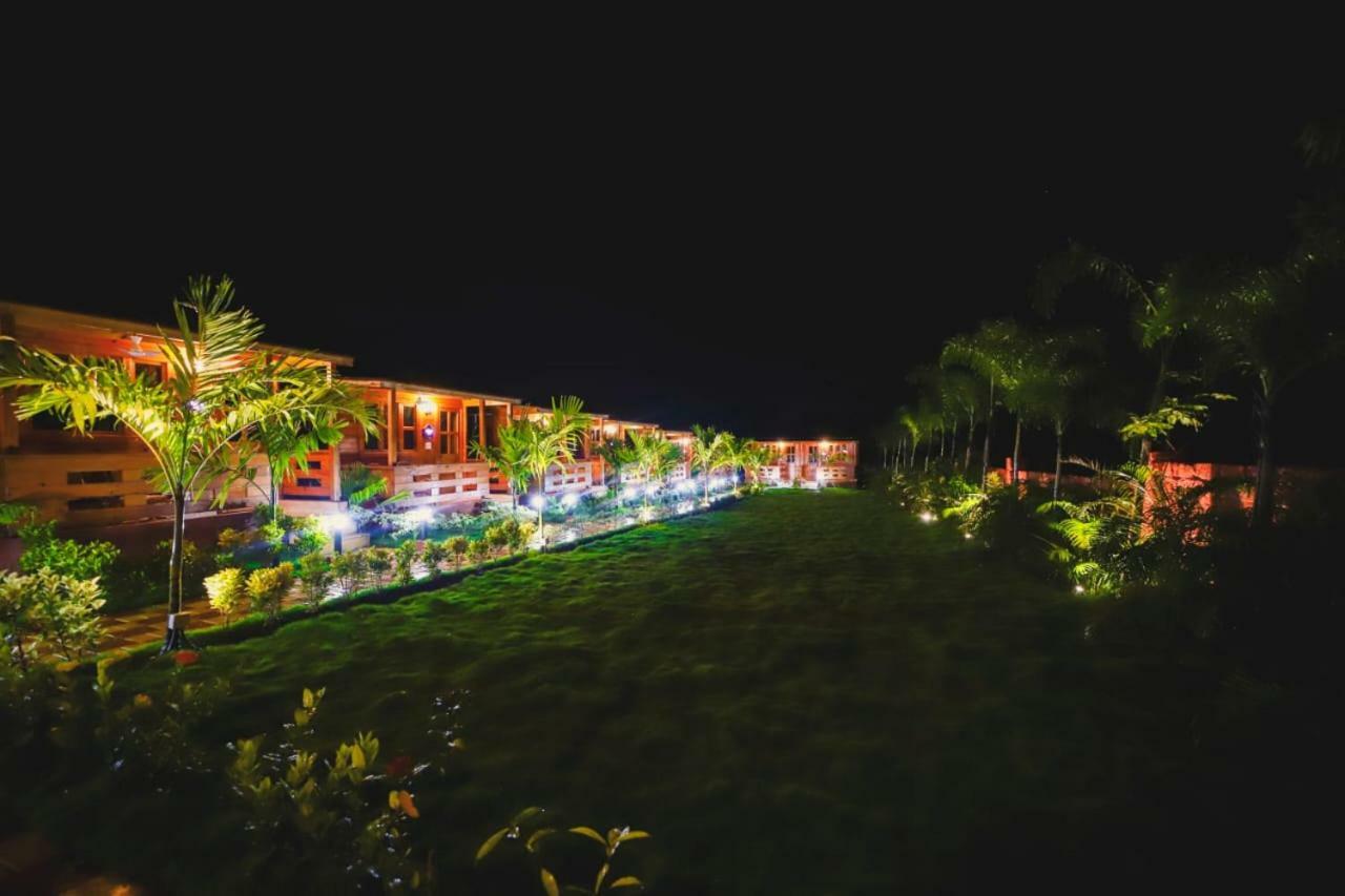 แกรนด์ วาฏิกา รีสอร์ต Hotel อารัมบล ภายนอก รูปภาพ