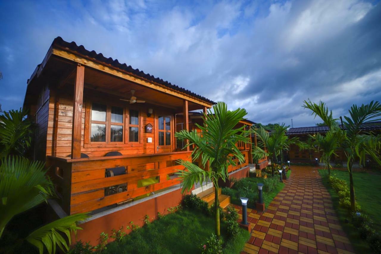 แกรนด์ วาฏิกา รีสอร์ต Hotel อารัมบล ภายนอก รูปภาพ